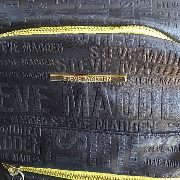 Bagpack - Picture 2 of 3